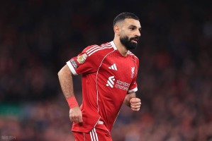 斯洛特在利物浦的自家后院，被萨拉赫的突然袭击，打了个措手不及