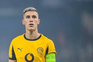 曼联夏窗卖人加节省工资有望获2亿！可增加引援，考虑签多特铁卫